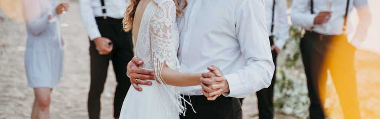 a-personal-loan-can-help-you-afford-a-non-traditional-wedding-on-the-beach