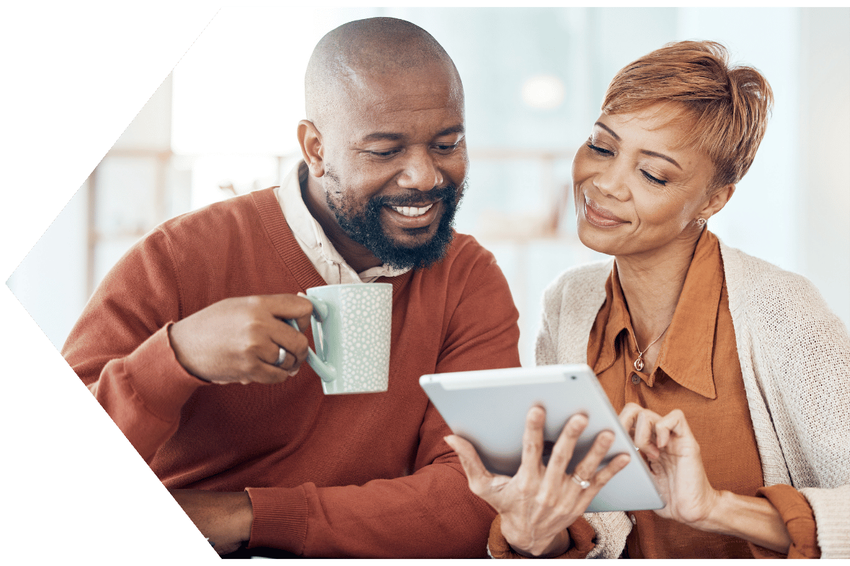 Couple using Peach State FCU online banking-1