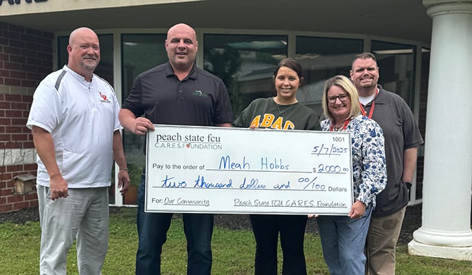 Meah Hobbs scholarship recipient